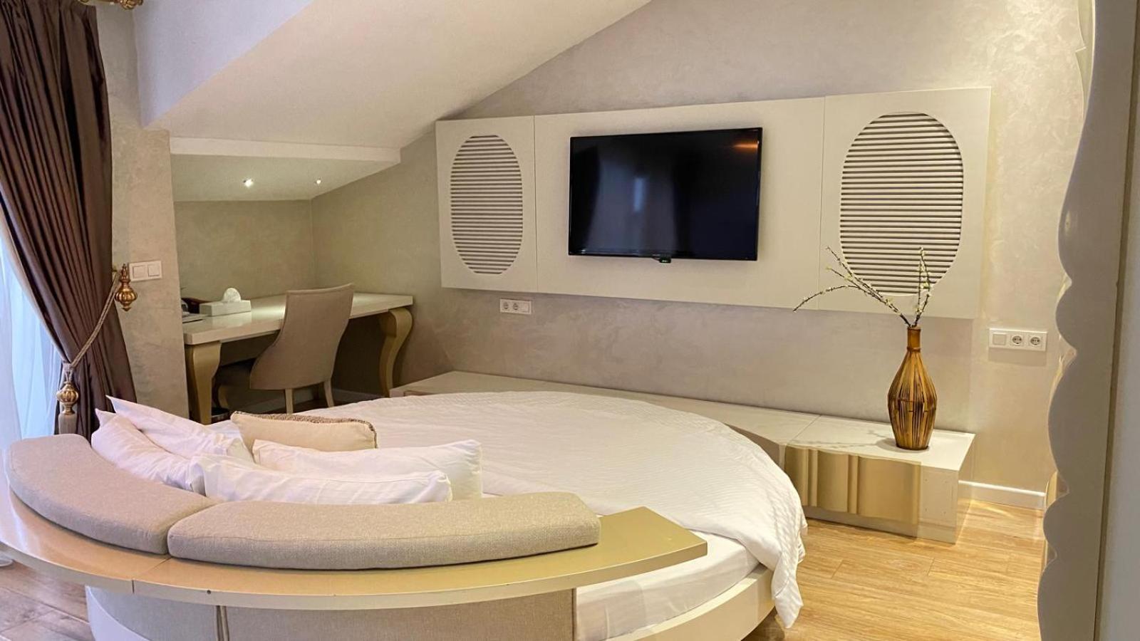 Lale Hotel Сапанджа Екстериор снимка